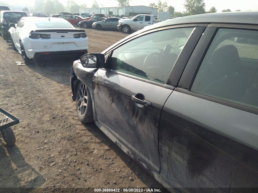 2015 FORD FOCUS SE - 1FADP3K25FL220647