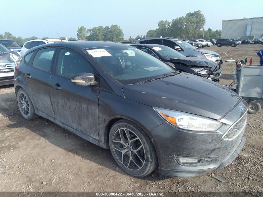 2015 FORD FOCUS SE - 1FADP3K25FL220647