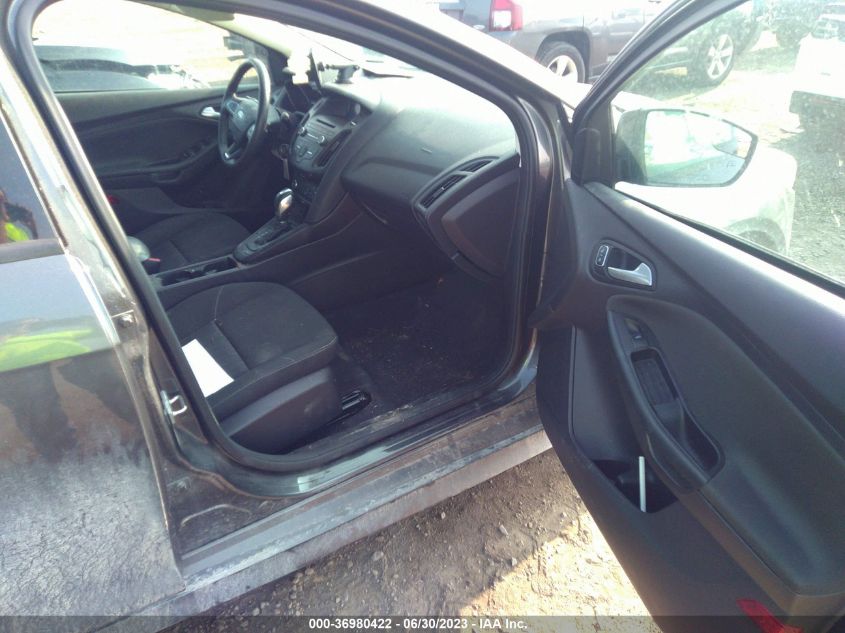2015 FORD FOCUS SE - 1FADP3K25FL220647