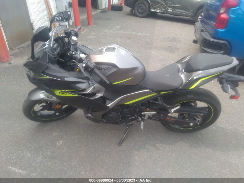 2021 KAWASAKI EX400 JKAEXKG19MDAD7549