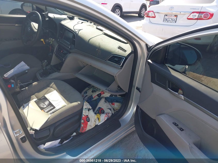 VIN 5NPD84LF2JH216700 2018 HYUNDAI ELANTRA SEL