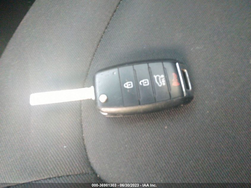 2016 KIA SOUL + - KNDJP3A59G7350563