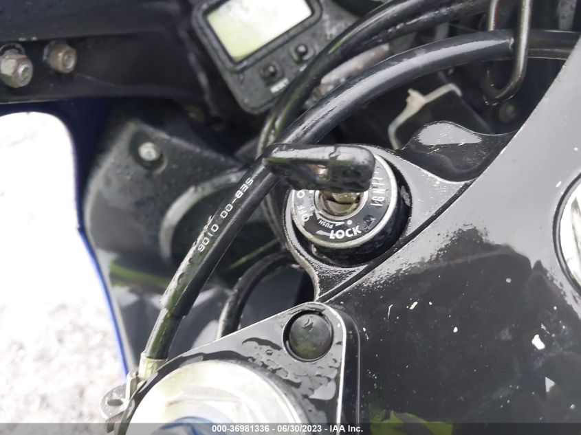 2001 YAMAHA YZFR6 L JYARJ04EX1A011489