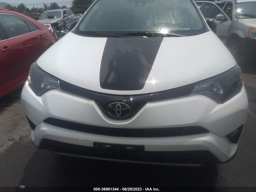VIN 2T3RFREV9JW840189 2018 TOYOTA RAV4 XLE/ADVENTURE