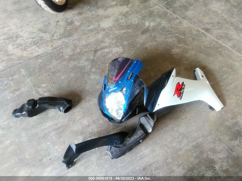 2011 SUZUKI GSX750 JS1GR7MA5B2100421