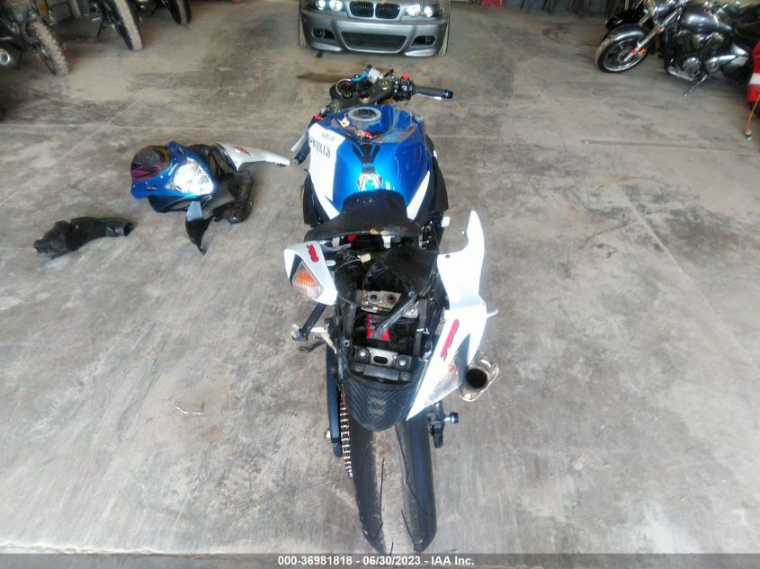 2011 SUZUKI GSX750 JS1GR7MA5B2100421