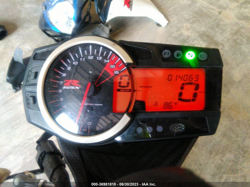 2011 SUZUKI GSX750 JS1GR7MA5B2100421