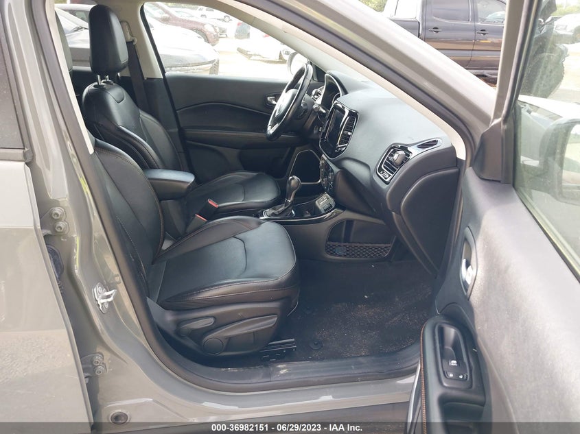 VIN 3C4NJCCB8LT170857 2020 JEEP COMPASS LIMITED