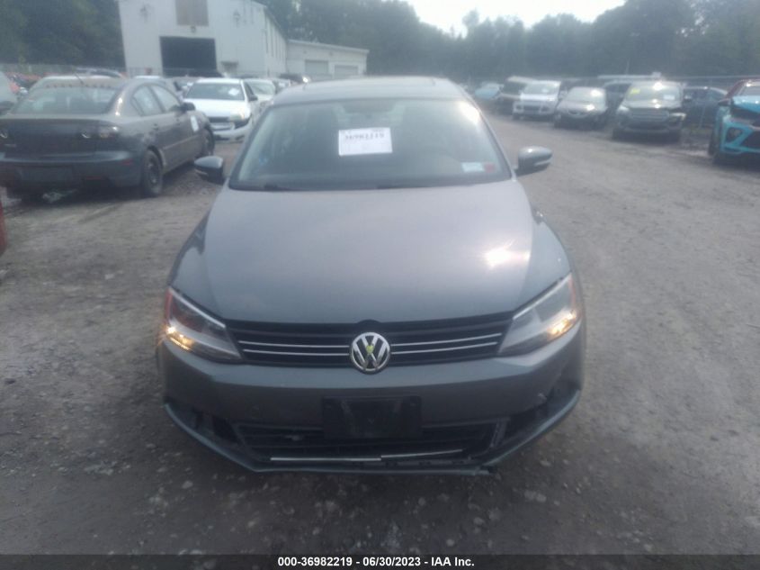 2013 VOLKSWAGEN JETTA SEDAN SE W/CONVENIENCE/SUNROOF - 3VWDP7AJ8DM362302