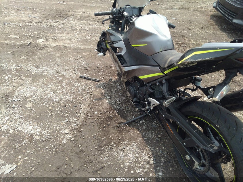 VIN JKAEXKG10MDAA3953 2021 KAWASAKI EX400
