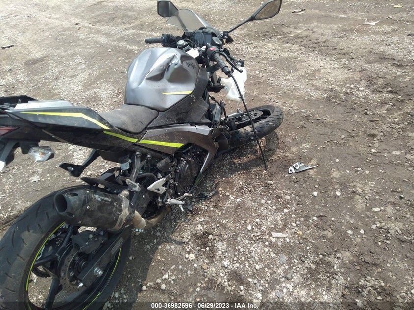 VIN JKAEXKG10MDAA3953 2021 KAWASAKI EX400