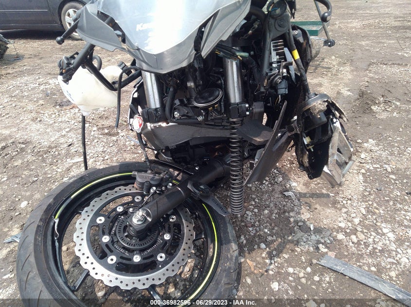 VIN JKAEXKG10MDAA3953 2021 KAWASAKI EX400