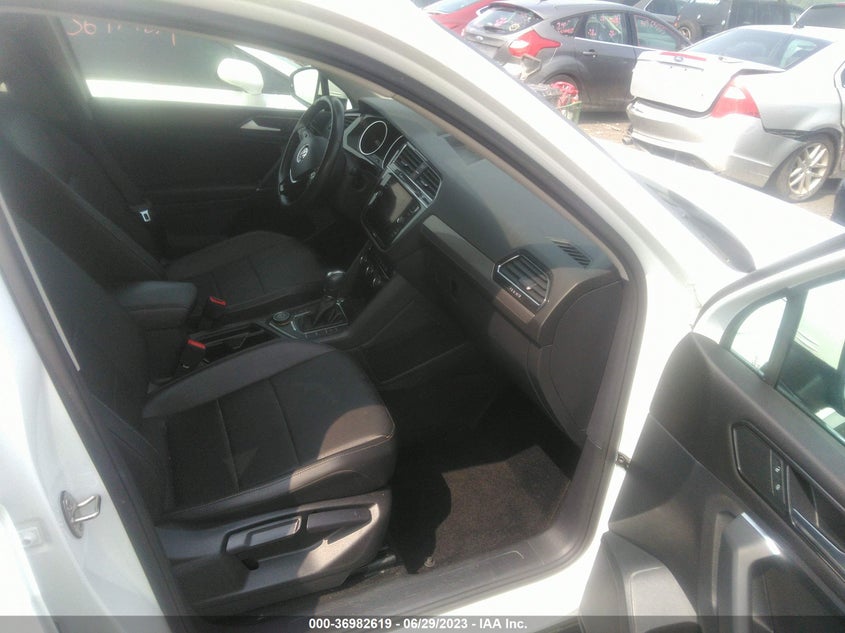VIN 3VV2B7AX8JM100077 2018 VOLKSWAGEN TIGUAN SEL/SE