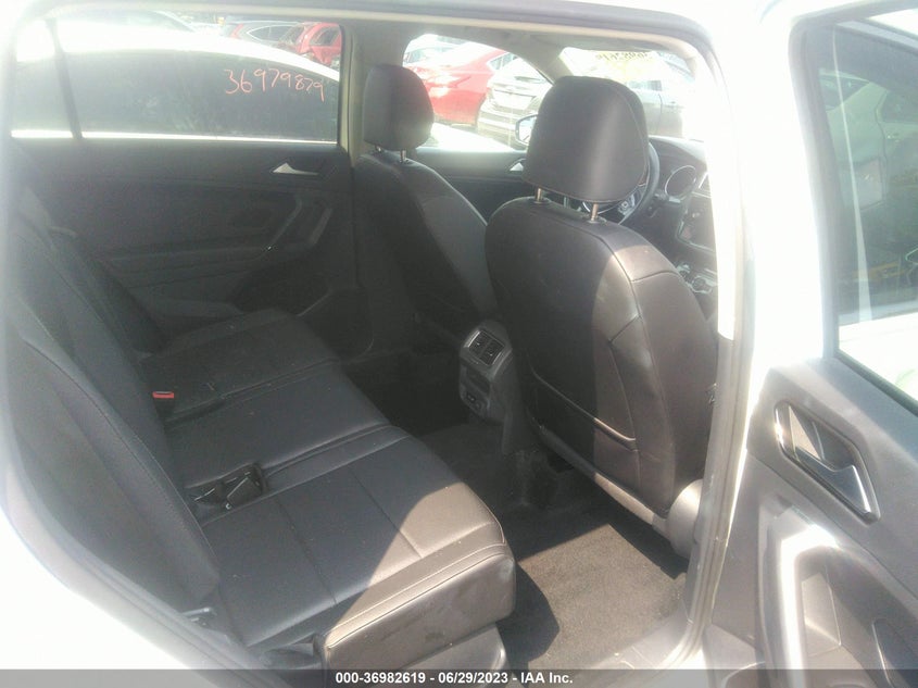 VIN 3VV2B7AX8JM100077 2018 VOLKSWAGEN TIGUAN SEL/SE