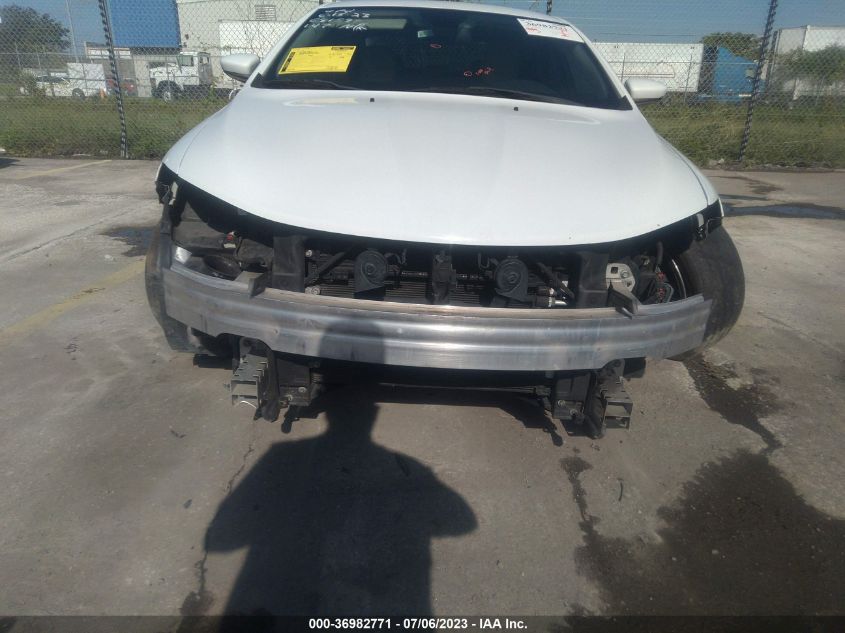2015 CHRYSLER 200 C - 1C3CCCCG8FN727935
