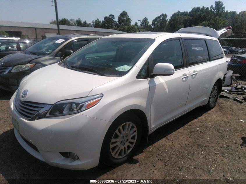 5TDYZ3DCXHS848457 2017 TOYOTA SIENNA, photo no. 2