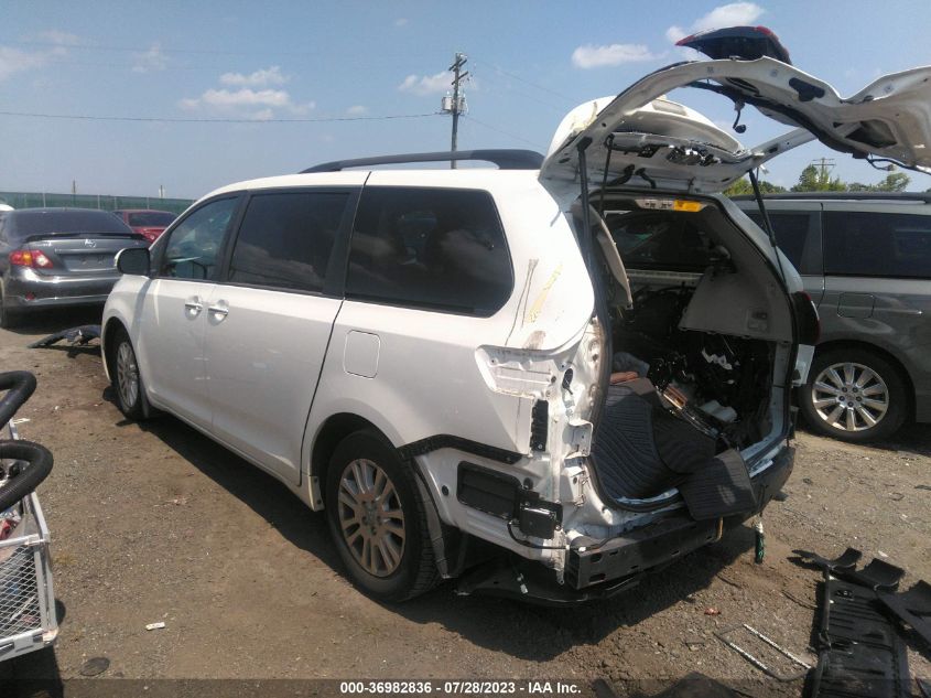 5TDYZ3DCXHS848457 2017 TOYOTA SIENNA, photo no. 3