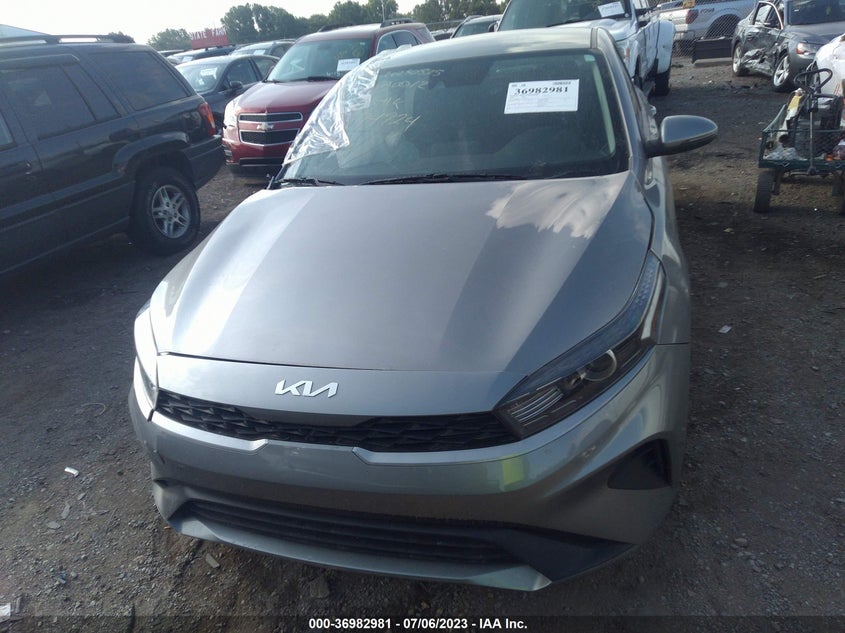 VIN 3KPF24AD1NE474924 2022 KIA FORTE LXS