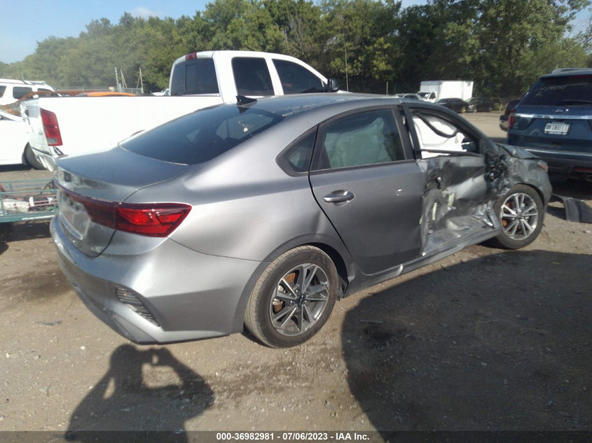 VIN 3KPF24AD1NE474924 2022 KIA FORTE LXS