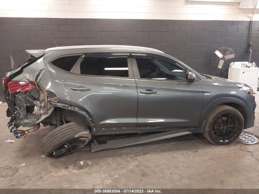 2017 HYUNDAI TUCSON SE - KM8J3CA46HU521934