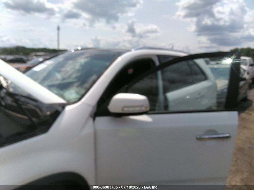 2014 KIA SORENTO EX - 5XYKUDA76EG522844