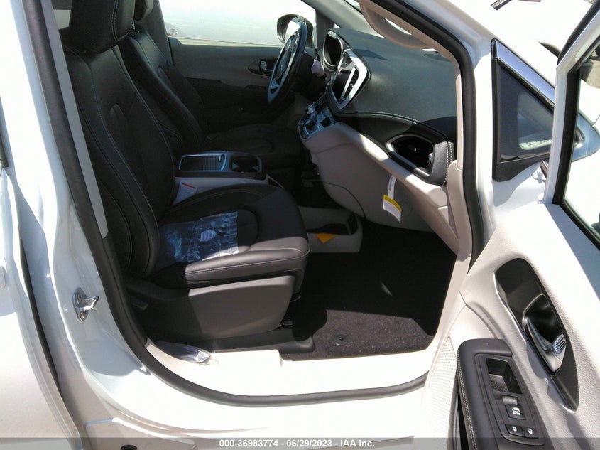 VIN 2C4RC1L73PR580003 2023 CHRYSLER PACIFICA HYBRID TOURING L