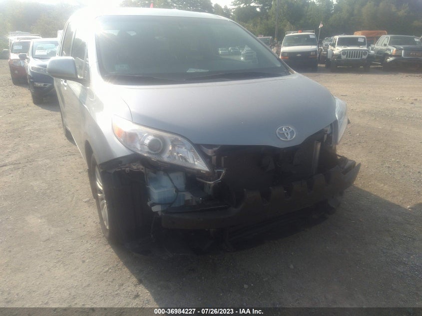 VIN 5TDYZ3DCXHS892278 2017 TOYOTA SIENNA XLE/LIMITED