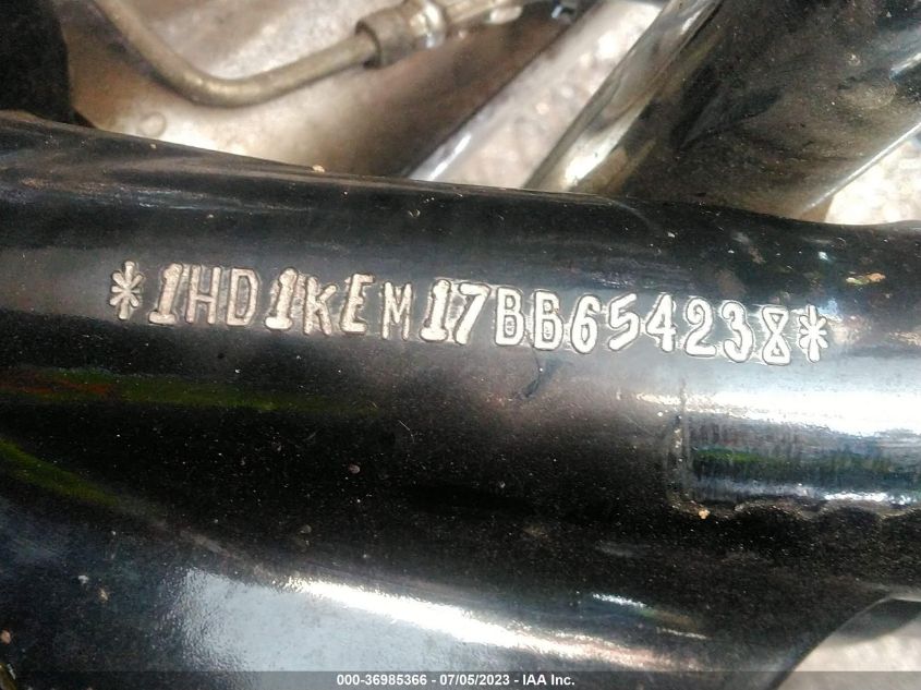 2011 HARLEY-DAVIDSON FLHTK - 1HD1KEM17BB654238