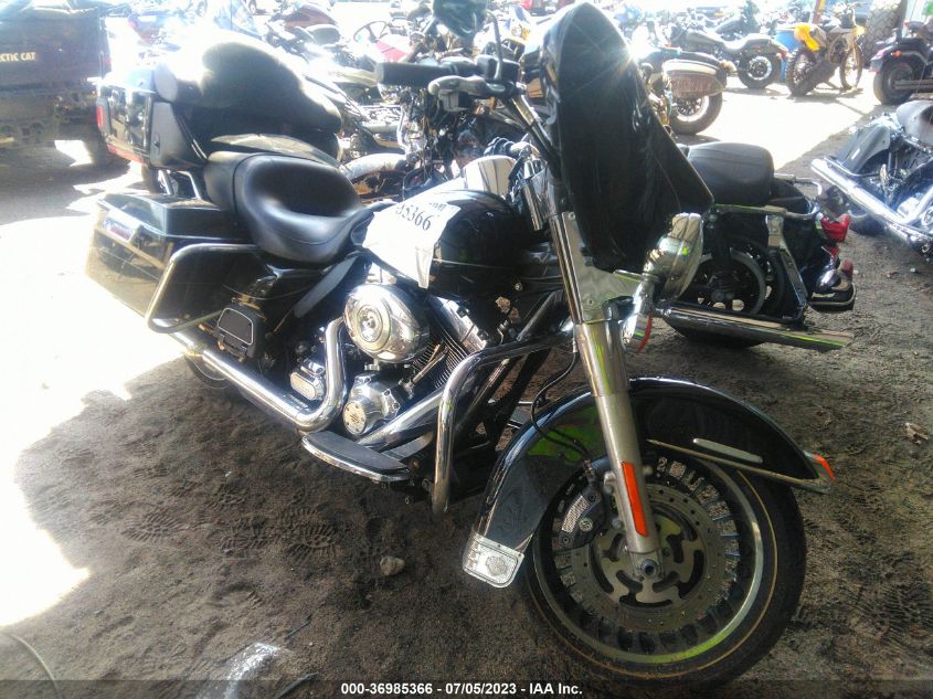 2011 HARLEY-DAVIDSON FLHTK - 1HD1KEM17BB654238
