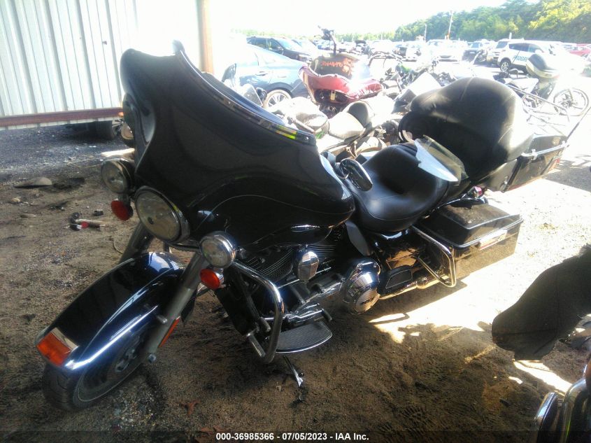 2011 HARLEY-DAVIDSON FLHTK - 1HD1KEM17BB654238