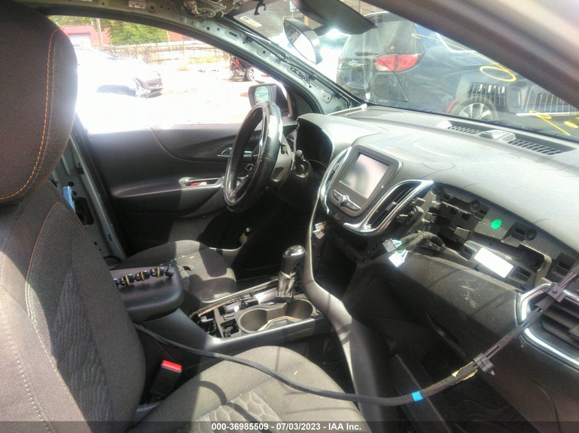 VIN 3GNAXJEVXJS611746 2018 CHEVROLET EQUINOX LT