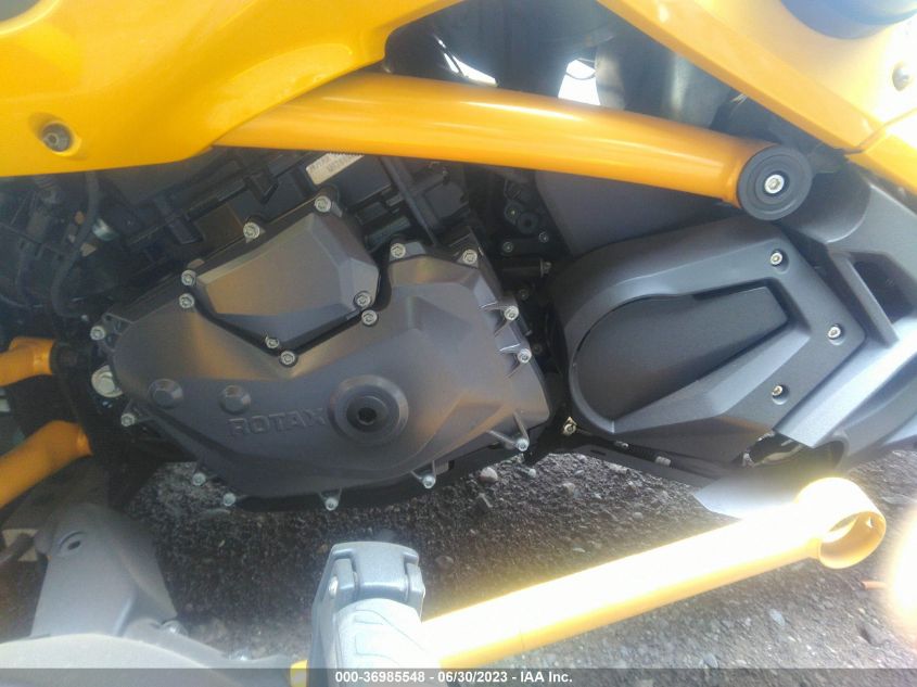 2017 CAN-AM SPYDER ROADSTER F3/F3-S/F3-S SPECIAL SER 2BXRDDD2XHV001311
