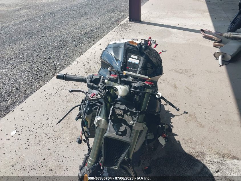 2011 KAWASAKI ZX1000 J JKAZXCJ17BA003819