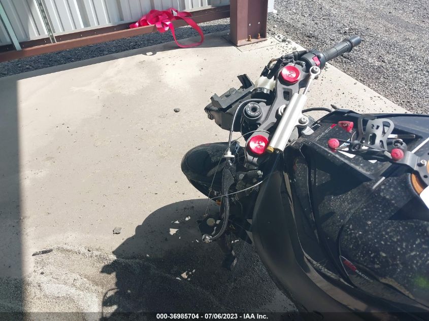 2011 KAWASAKI ZX1000 J JKAZXCJ17BA003819
