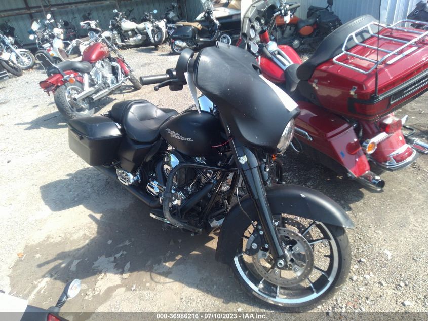 2016 HARLEY-DAVIDSON FLHX STREET GLIDE - 1HD1KBM15GB633006