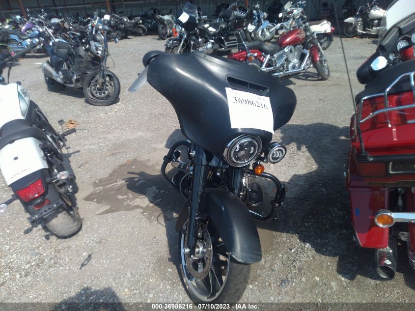 2016 HARLEY-DAVIDSON FLHX STREET GLIDE - 1HD1KBM15GB633006