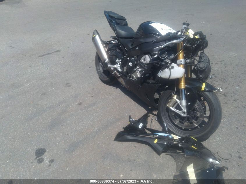 2015 BMW S 1000 RR - WB10D2104FZ353096