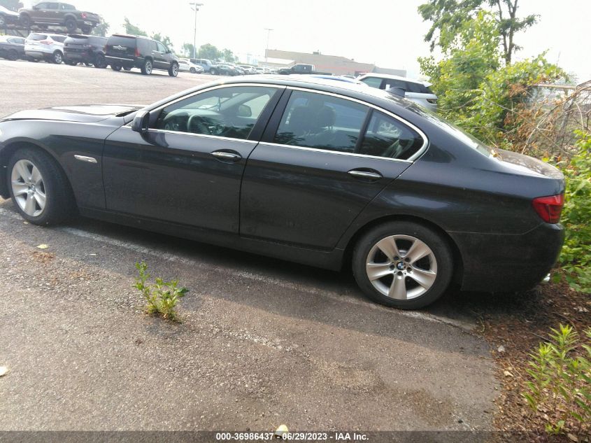 2013 BMW 5 SERIES 528I XDRIVE - WBAXH5C59DD106941