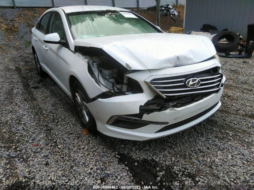 2015 HYUNDAI SONATA 2.4L SE - 5NPE24AF4FH231277