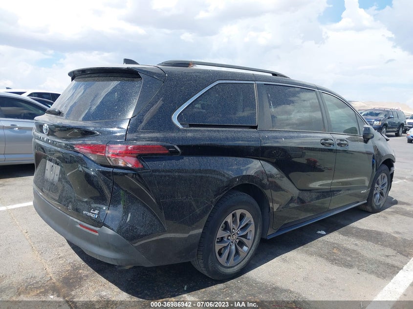 VIN 5TDKRKEC5MS037545 2021 TOYOTA SIENNA LE