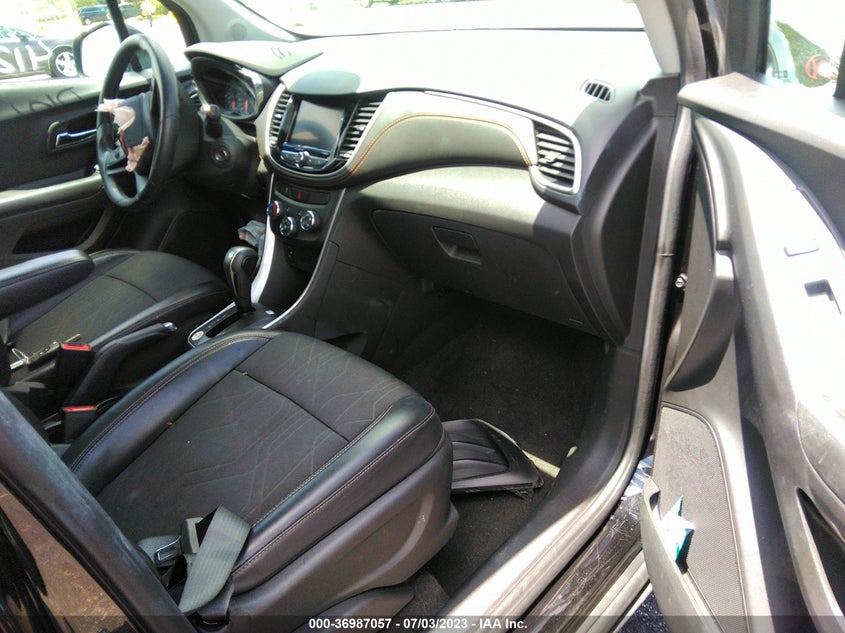 VIN KL7CJPSMXMB366221 2021 CHEVROLET TRAX LT
