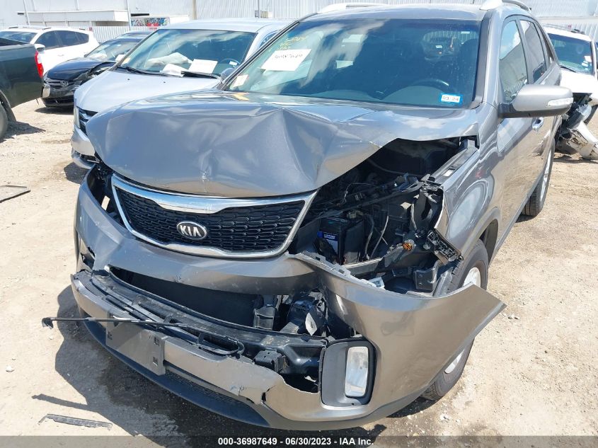 2014 KIA SORENTO LX - 5XYKT3A64EG433570