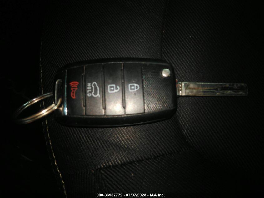 2016 KIA SOUL + - KNDJP3A50G7845203