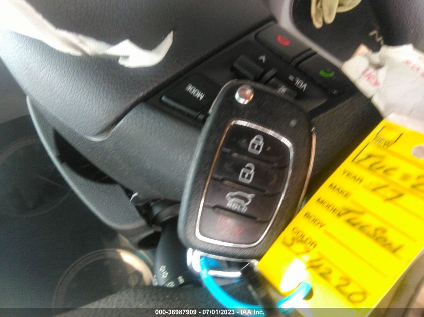 2017 HYUNDAI TUCSON SE - KM8J3CA41HU574220