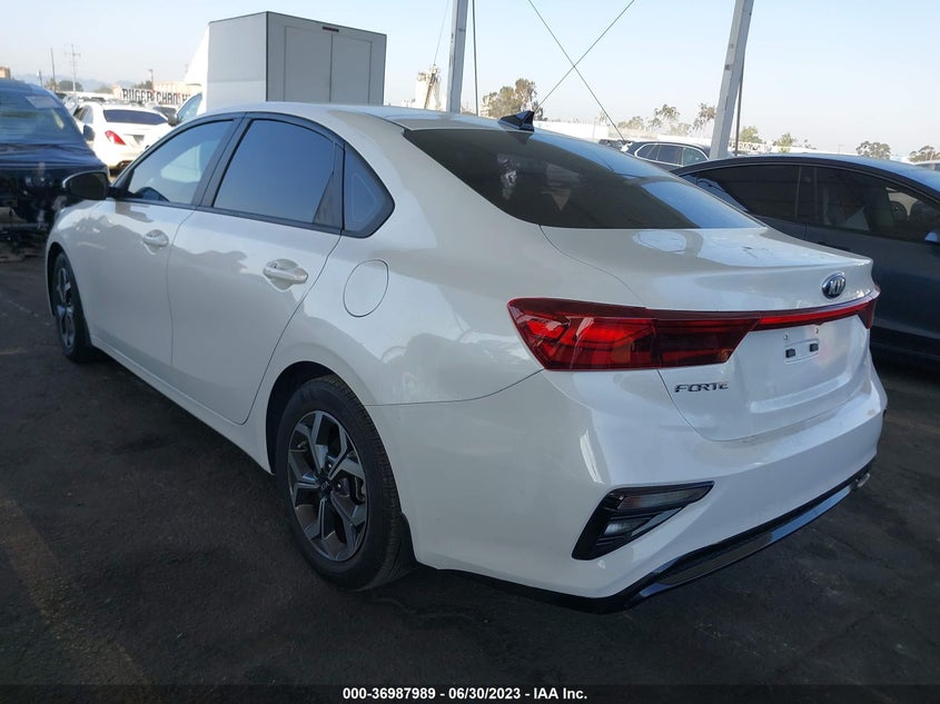 VIN 3KPF24AD1ME303119 2021 KIA FORTE LXS