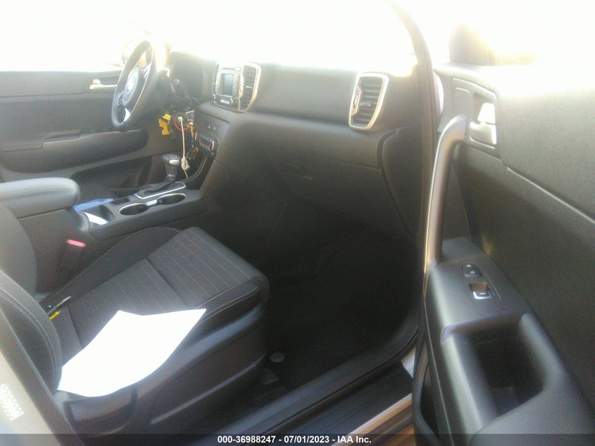 VIN KNDPMCAC4J7377677 2018 KIA SPORTAGE LX