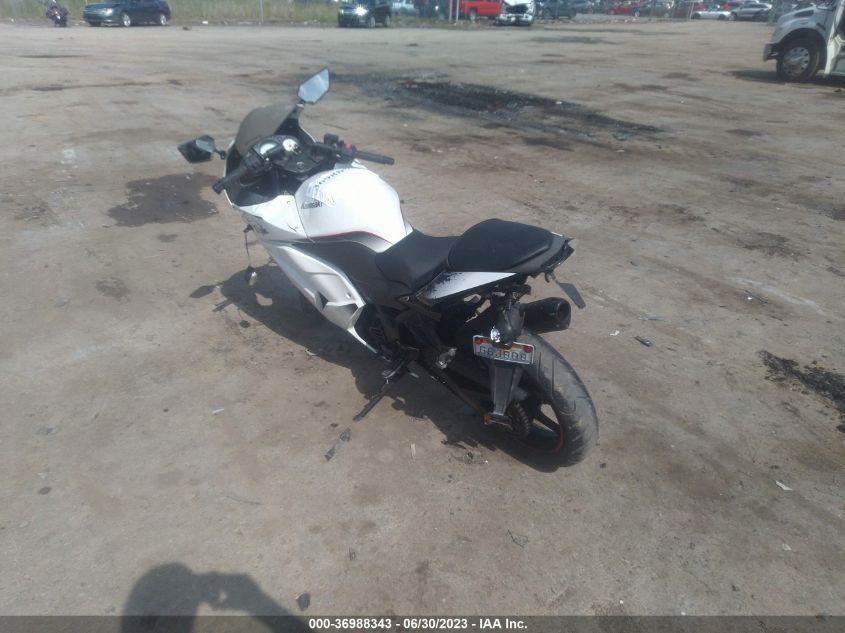 2011 KAWASAKI EX250 J JKAEXMJ12BDA78384