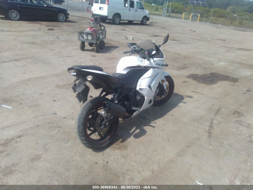 2011 KAWASAKI EX250 J JKAEXMJ12BDA78384