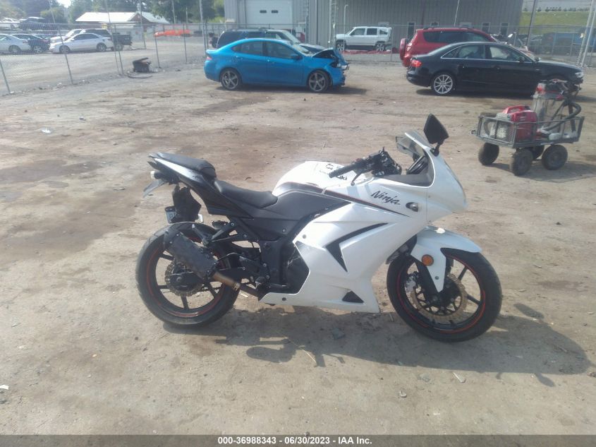 2011 KAWASAKI EX250 J JKAEXMJ12BDA78384
