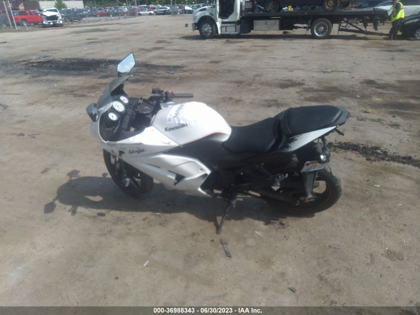 2011 KAWASAKI EX250 J JKAEXMJ12BDA78384